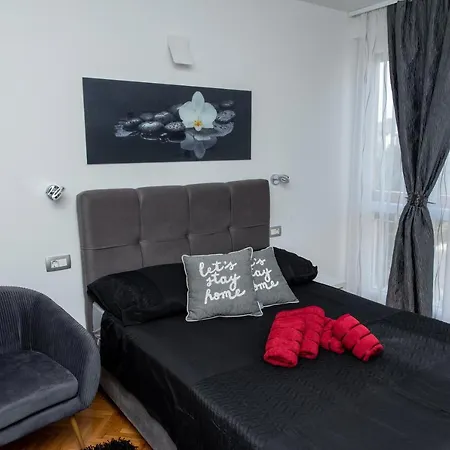 Studio Don Apartment Split